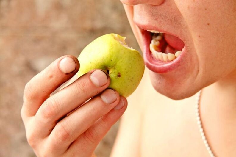 Manger des fruits mal transformés peut entraîner une infection par les helminthes